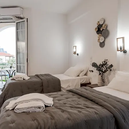 C'est La Vie Budget - 1 Min Walk To The Laganas